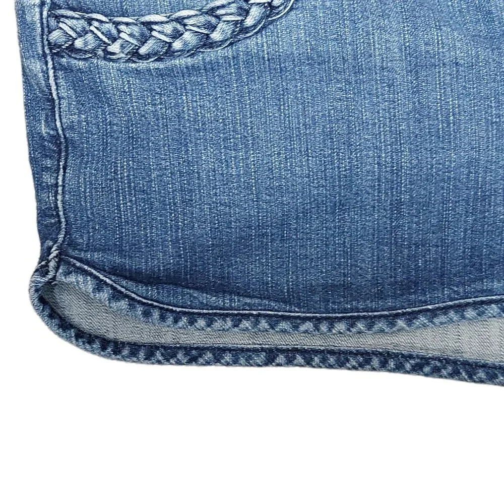 2.1 DENIM SHORT SHORTS WITH BRAIDED DETAIL POCKETS (29) - Picture 5 of 10